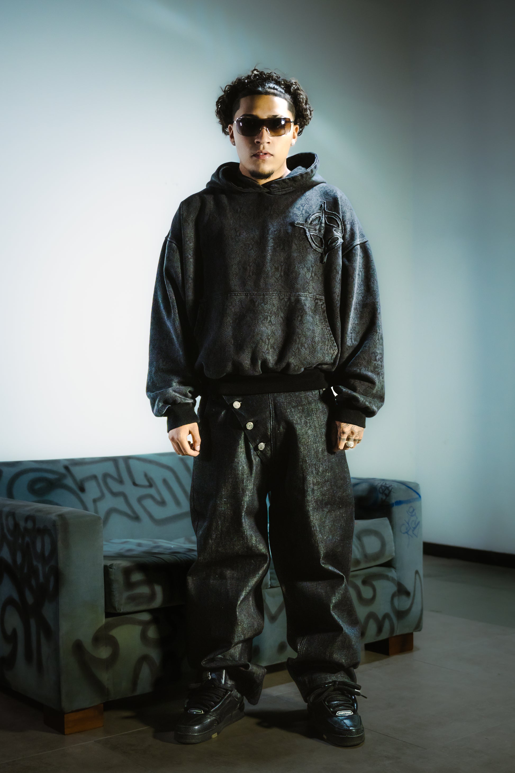 HEAVYWEIGHT HOODIE BLACK "VIPERSKIN LOGO"