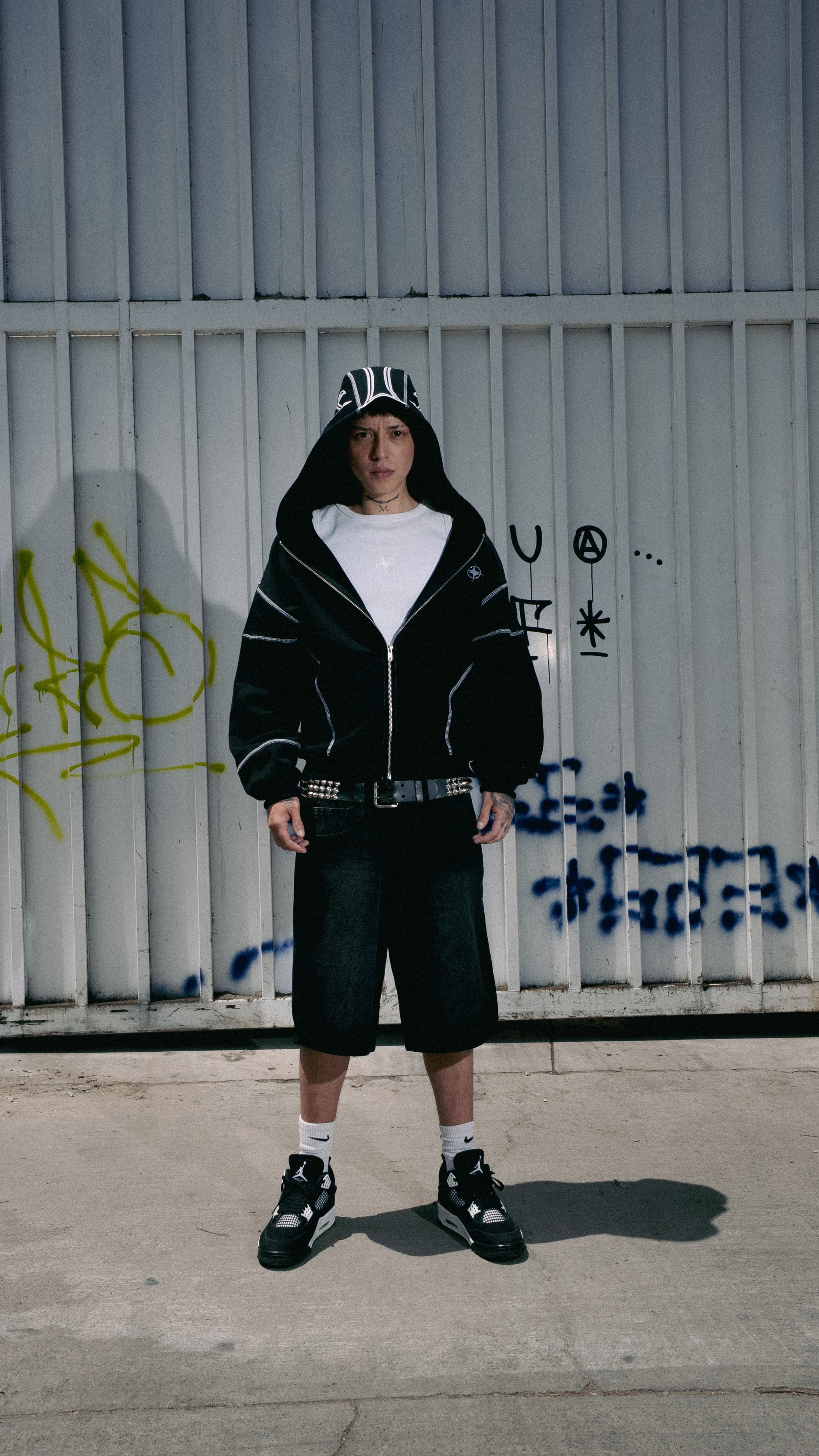HEAVYWEIGHT LAST DAY ON EARTH ZIP UP HOODIE - BLACK