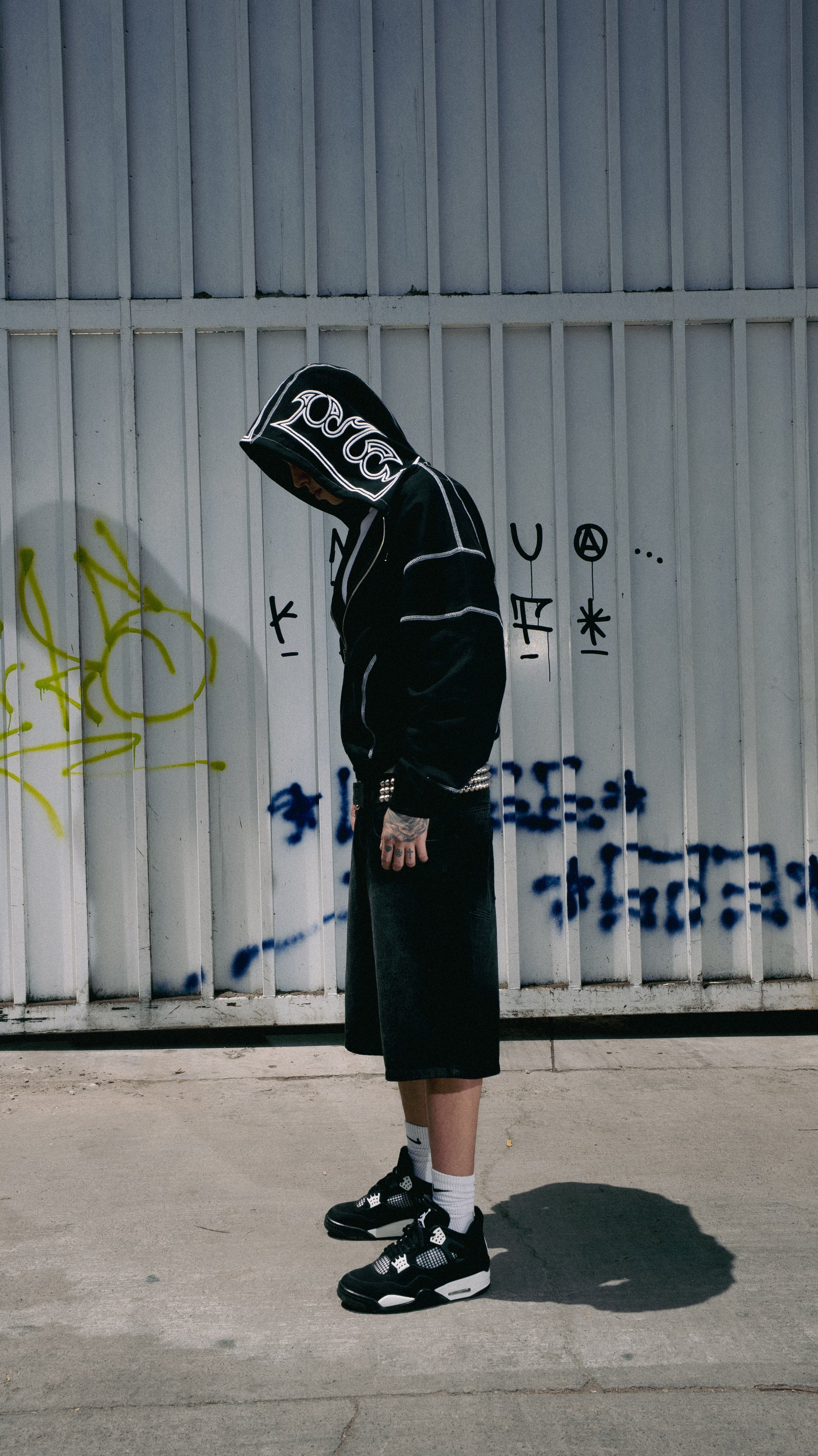 HEAVYWEIGHT LAST DAY ON EARTH ZIP UP HOODIE - BLACK