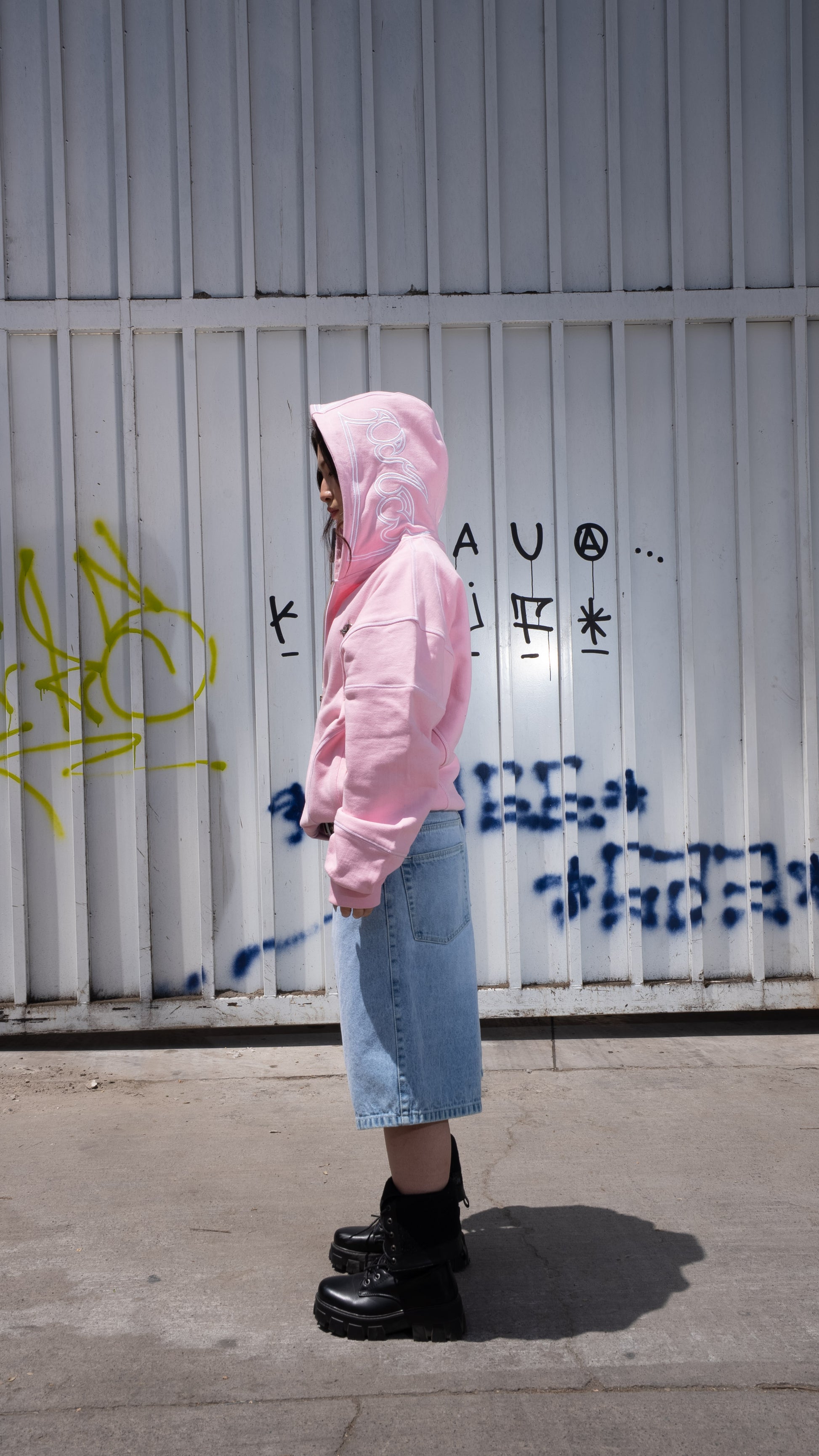 HEAVYWEIGHT LAST DAY ON EARTH ZIP UP HOODIE - ROSE