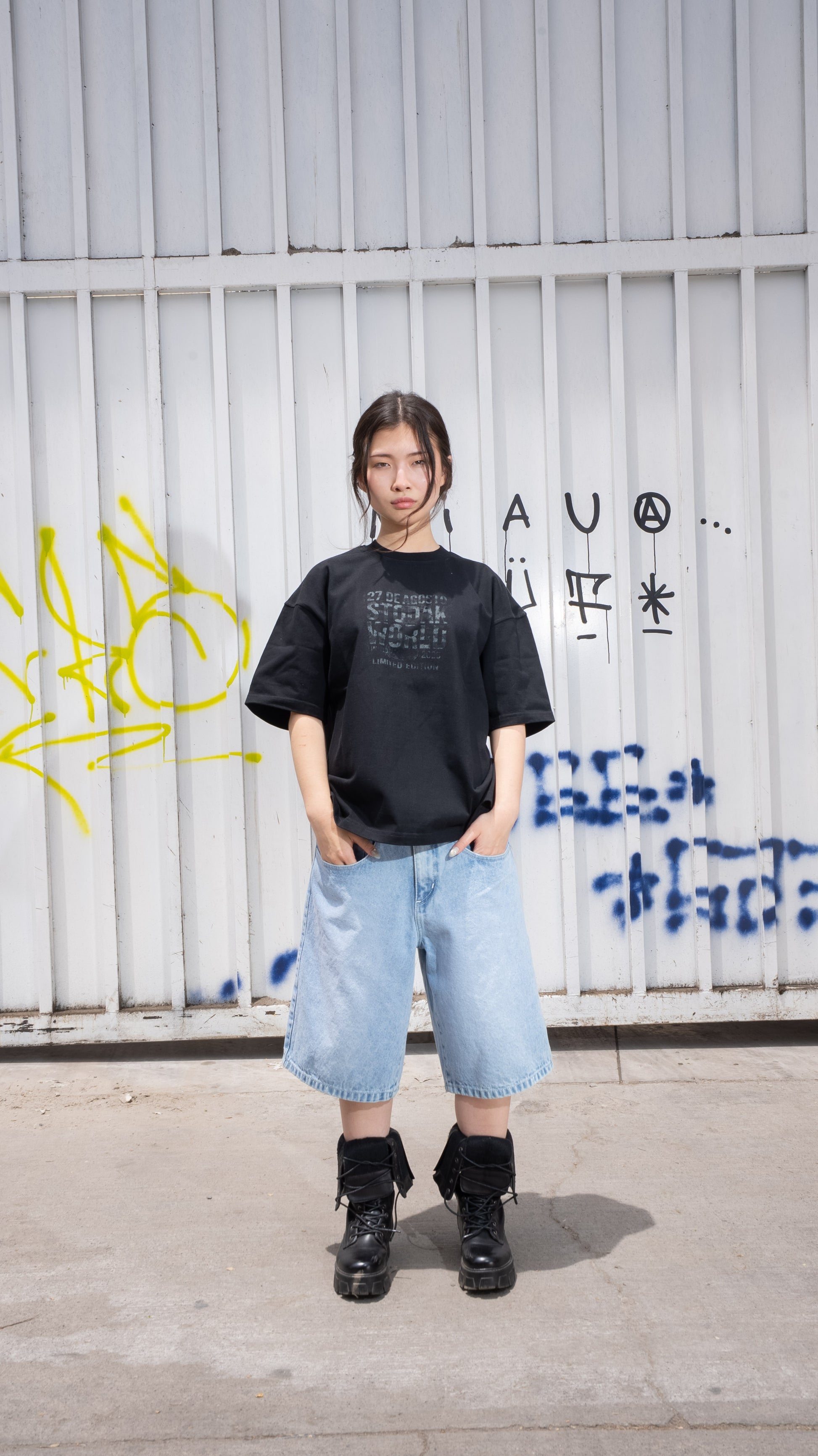 HEAVYWEIGHT TEE ANNIVERSARY